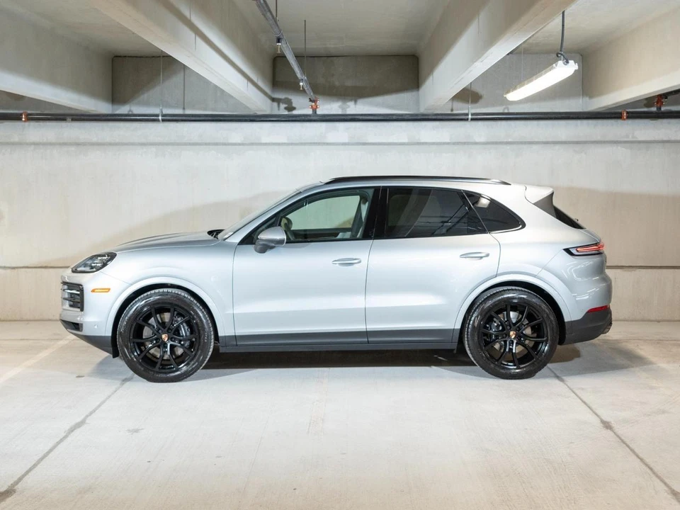 2026 Porsche 9Y0/9Y3 Cayenne - Image 2 of 28