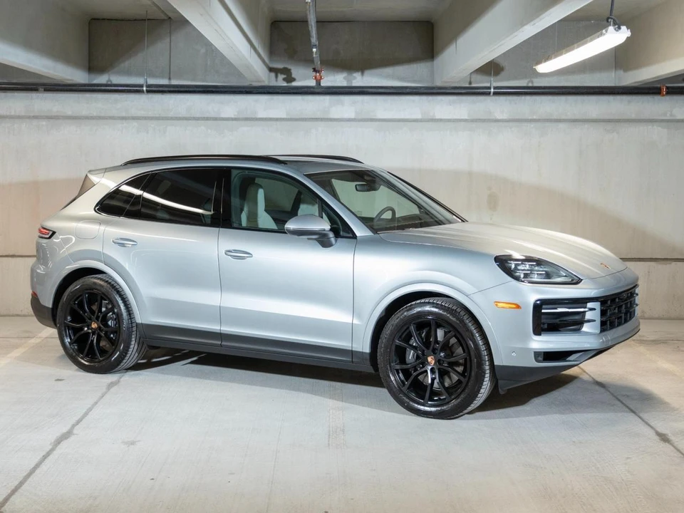 2026 Porsche 9Y0/9Y3 Cayenne - Image 7 of 28