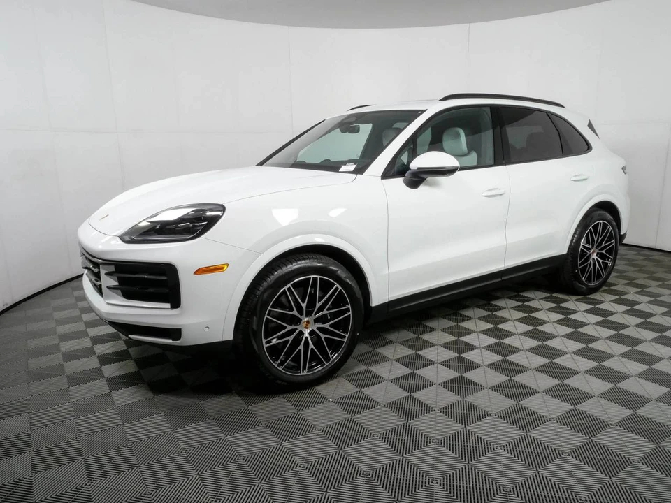 2026 Porsche 9Y0/9Y3 Cayenne - Image 2 of 5