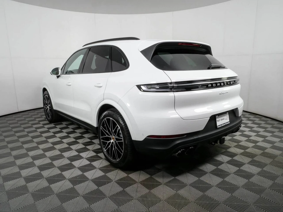 2026 Porsche 9Y0/9Y3 Cayenne - Image 3 of 5
