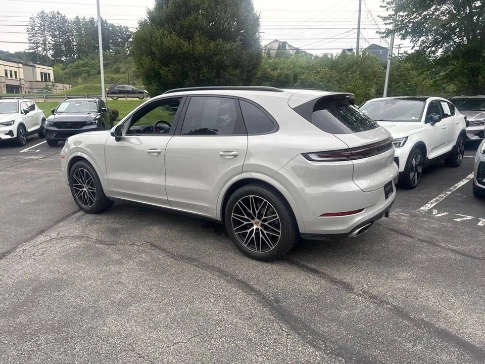 2026 Porsche 9Y0/9Y3 Cayenne - Image 4 of 4