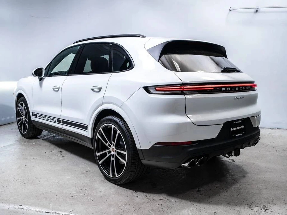 2026 Porsche 9Y0/9Y3 Cayenne - Image 3 of 5