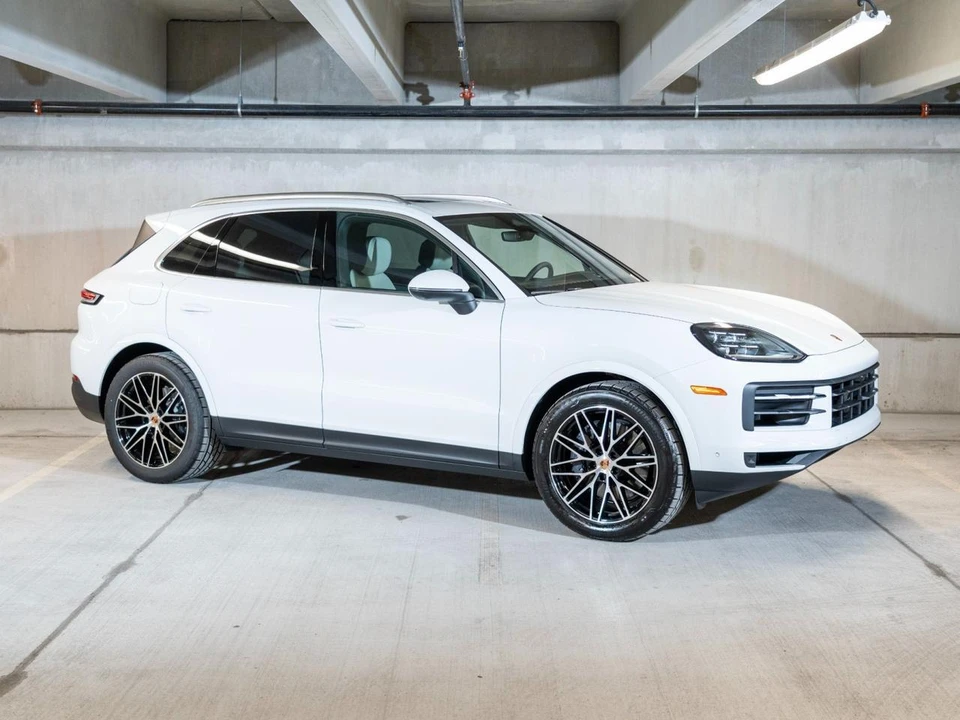 2026 Porsche 9Y0/9Y3 Cayenne - Image 7 of 28