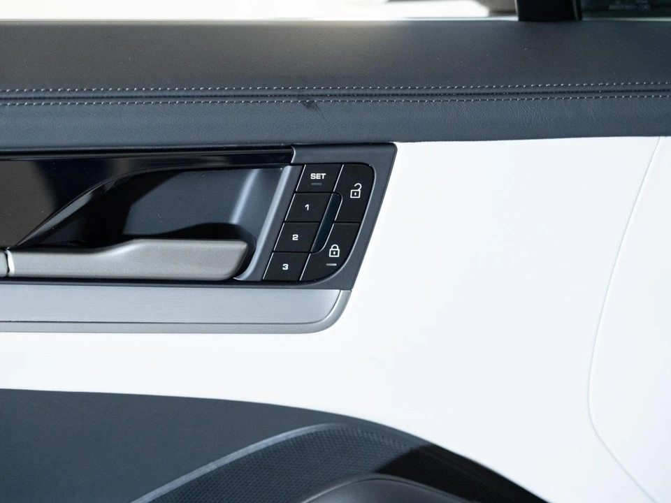 2026 Porsche 9Y0/9Y3 Cayenne - Image 17 of 28
