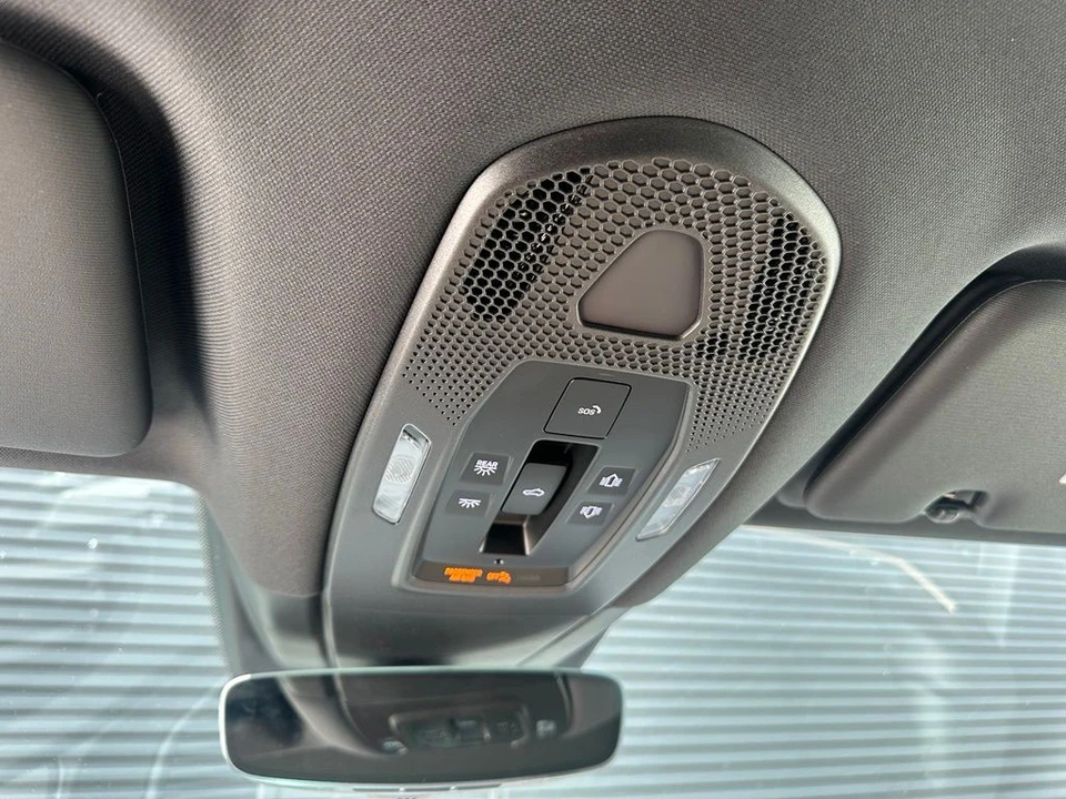 2026 Porsche Cayenne - Image 30 of 31