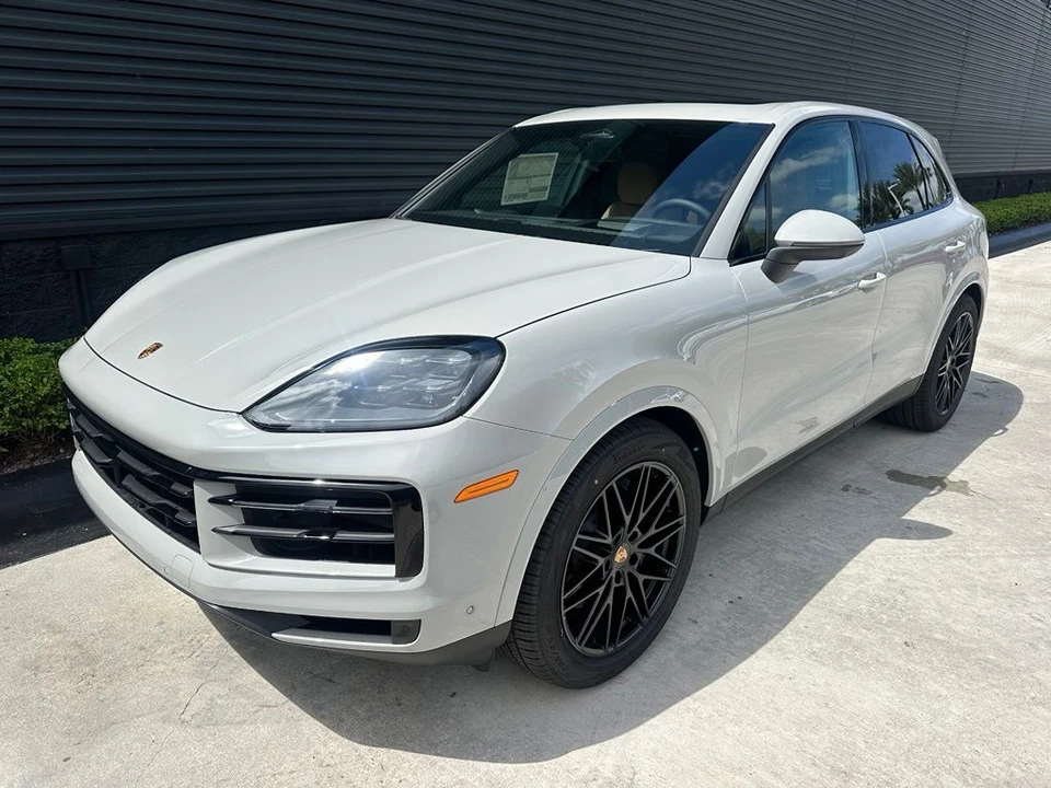 2026 Porsche Cayenne - Image 7 of 31