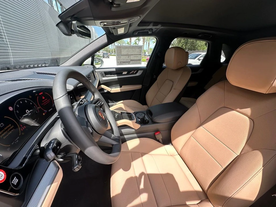 2026 Porsche Cayenne - Image 5 of 31