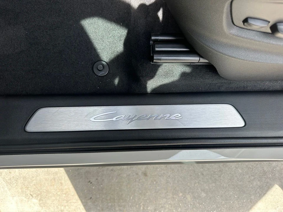 2026 Porsche Cayenne - Image 20 of 31