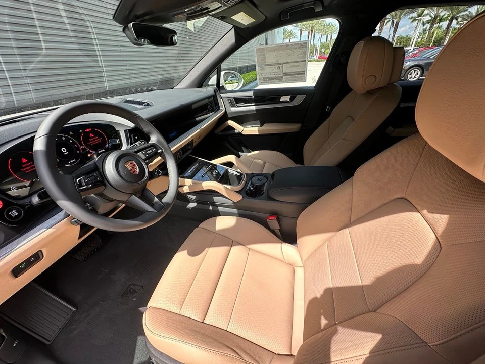 2026 Porsche Cayenne - Image 4 of 31