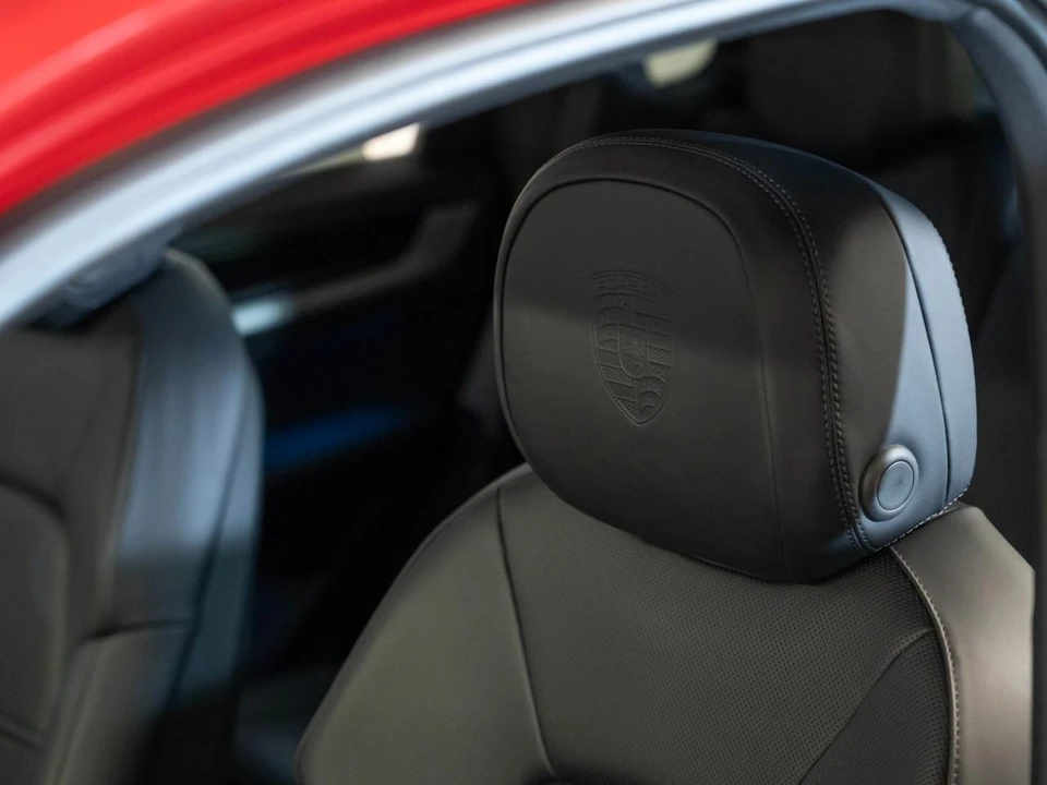 2026 Porsche 9Y0/9Y3 Cayenne - Image 24 of 28