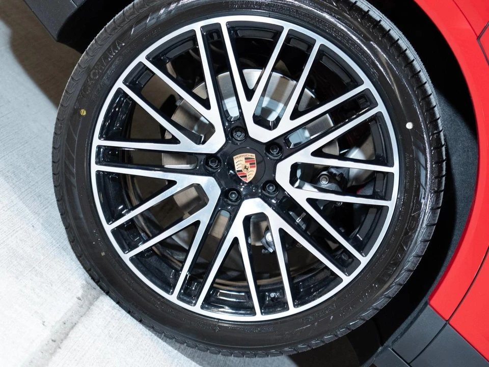 2026 Porsche 9Y0/9Y3 Cayenne - Image 11 of 28