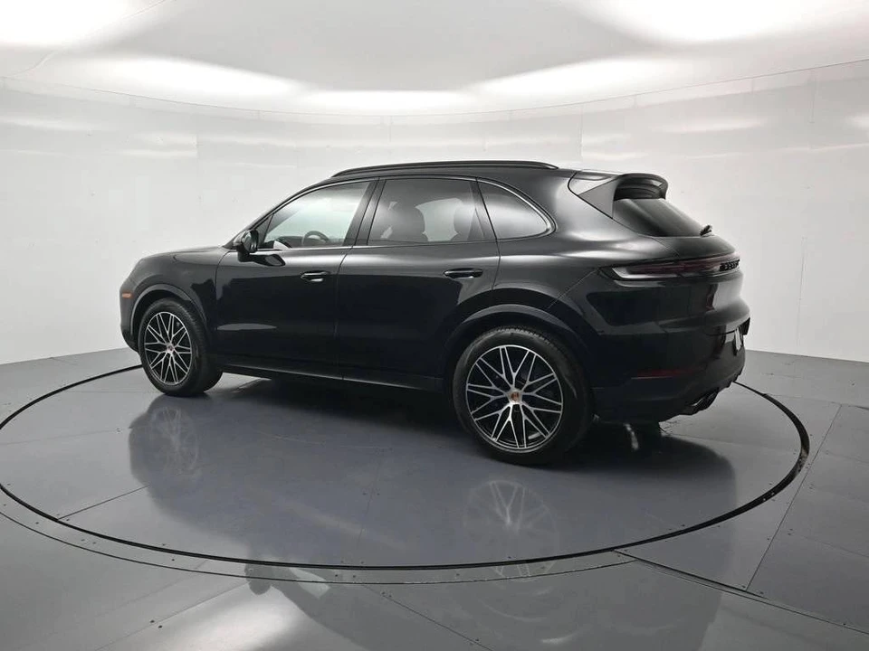 2026 Porsche 9Y0/9Y3 Cayenne - Image 3 of 5