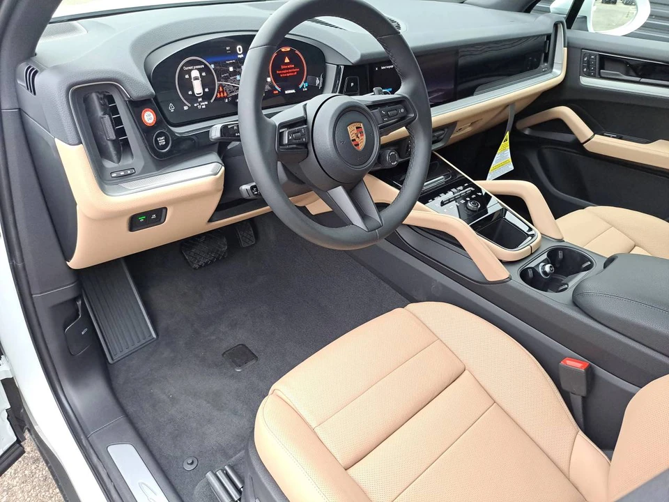 2026 Porsche 9Y0/9Y3 Cayenne - Image 4 of 5