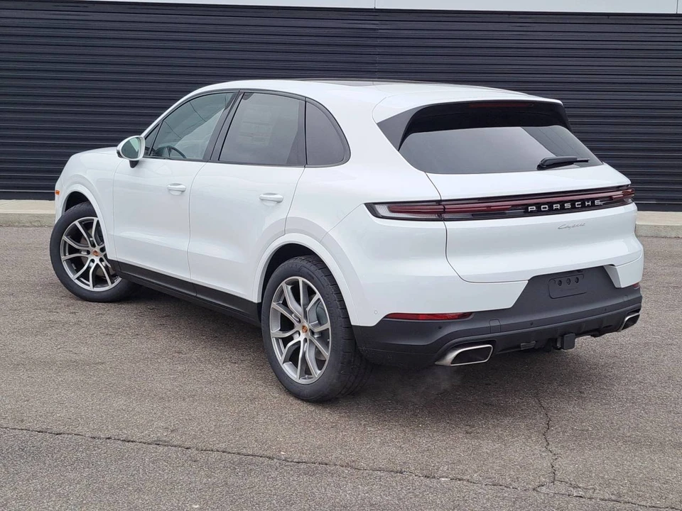 2026 Porsche 9Y0/9Y3 Cayenne - Image 3 of 5