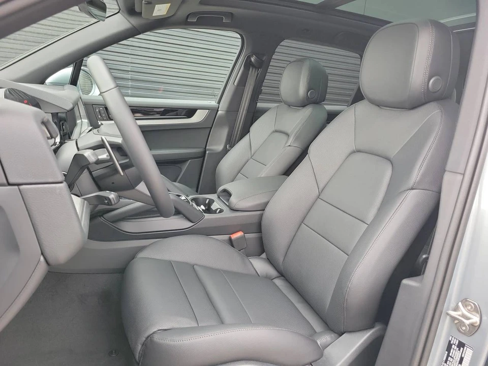 2026 Porsche 9Y0/9Y3 Cayenne - Image 5 of 5