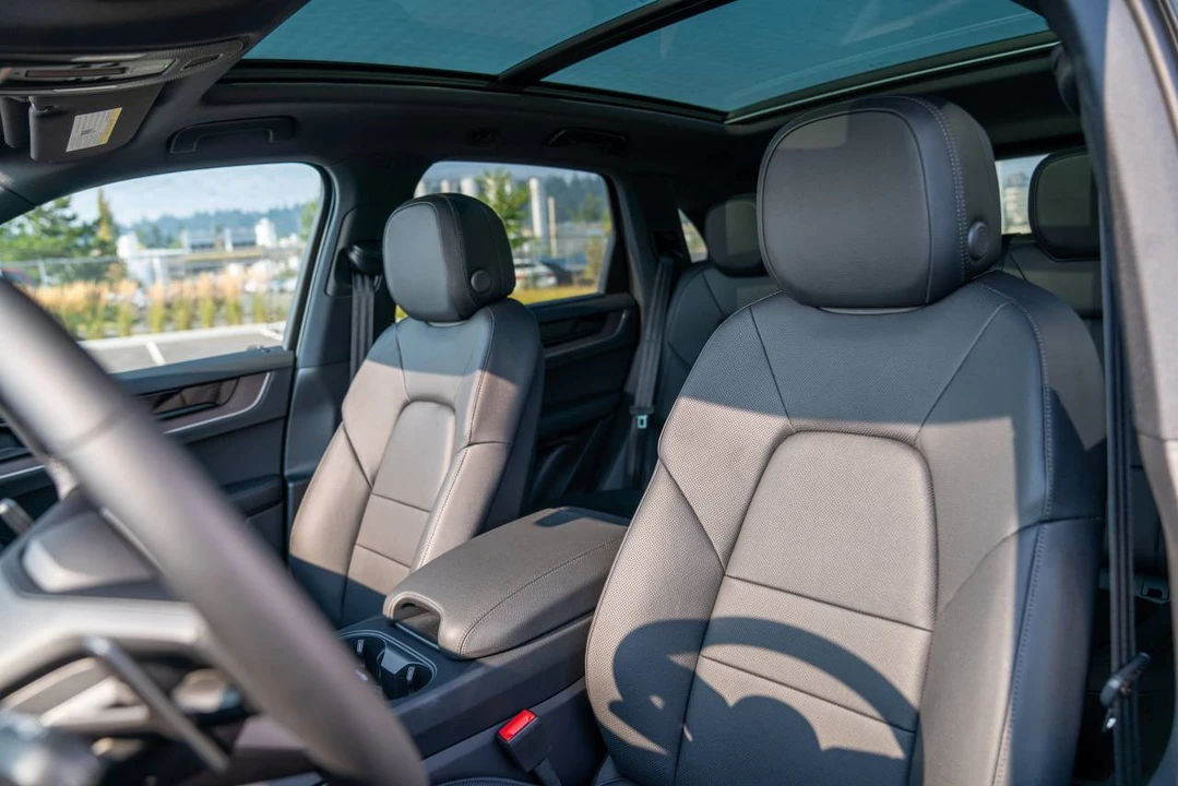 2026 Porsche 9Y0/9Y3 Cayenne - Image 4 of 5