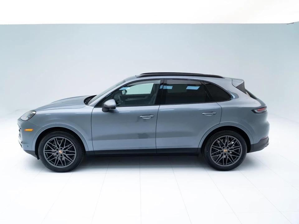 2026 Porsche Cayenne - Image 2 of 31