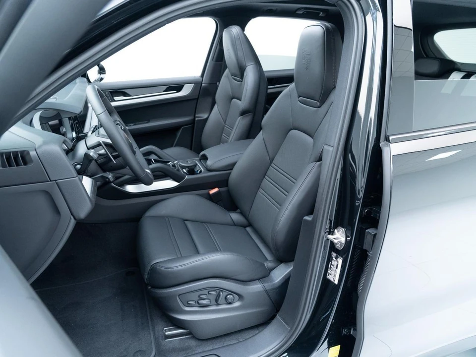 2026 Porsche Cayenne - Image 5 of 31