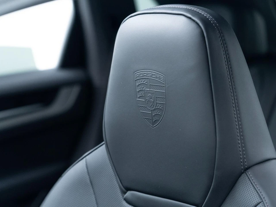 2026 Porsche Cayenne - Image 18 of 31