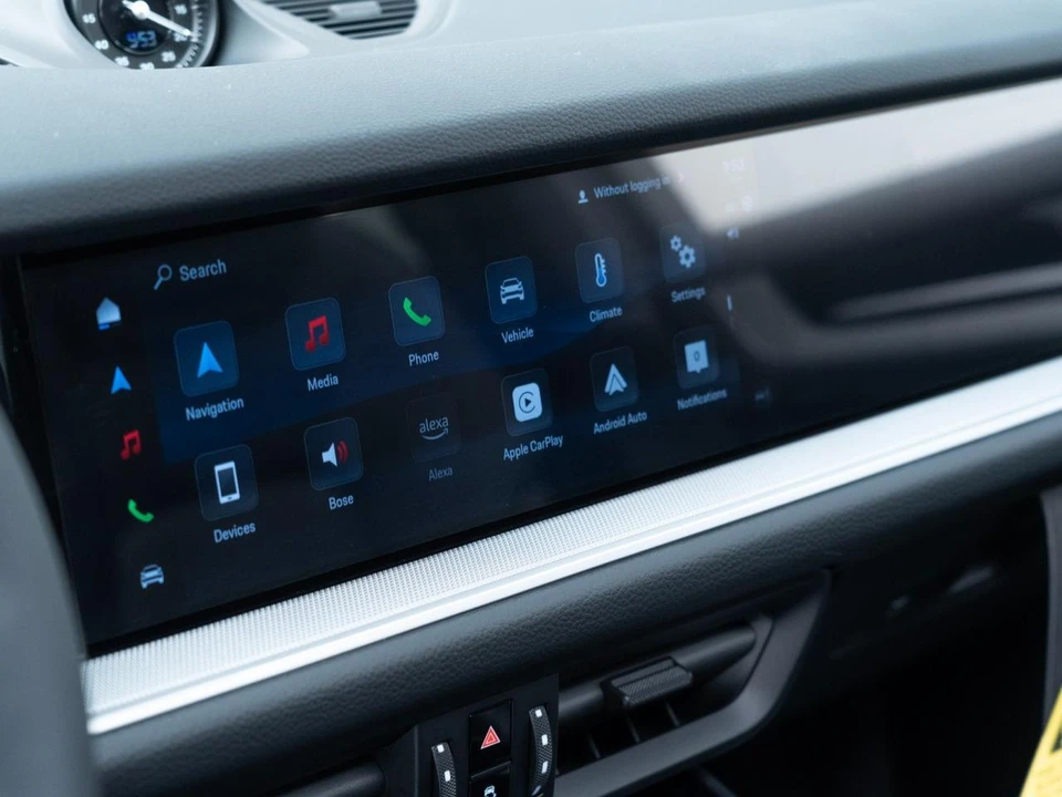2026 Porsche Cayenne - Image 25 of 31