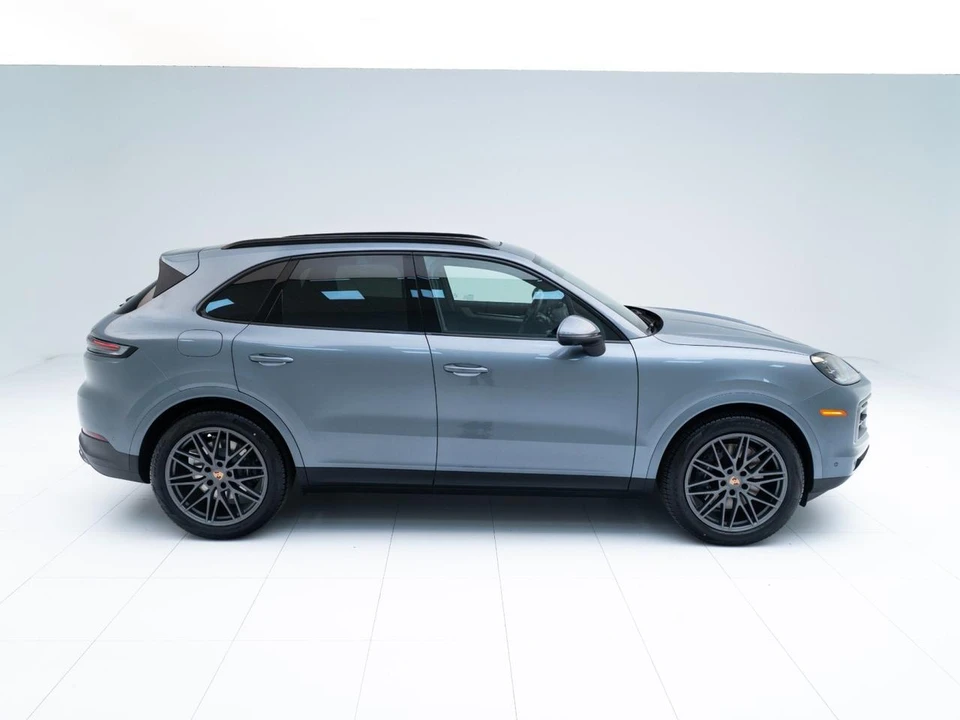 2026 Porsche Cayenne - Image 8 of 31