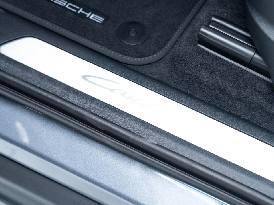 2026 Porsche Cayenne - Image 14 of 31