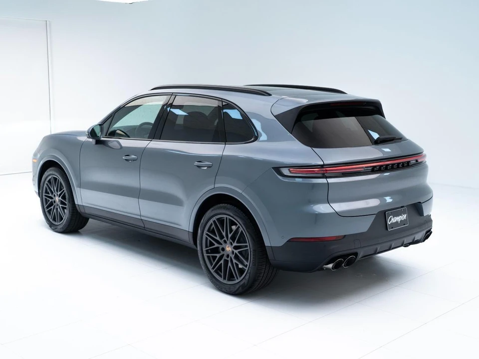 2026 Porsche Cayenne - Image 3 of 31