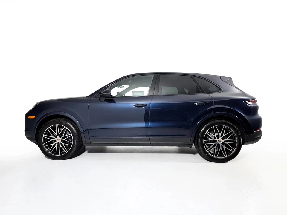 2026 Porsche 9Y0/9Y3 Cayenne - Image 2 of 5