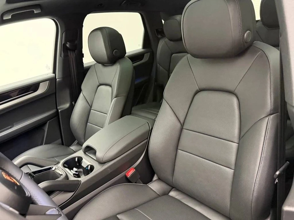 2026 Porsche 9Y0/9Y3 Cayenne - Image 5 of 5