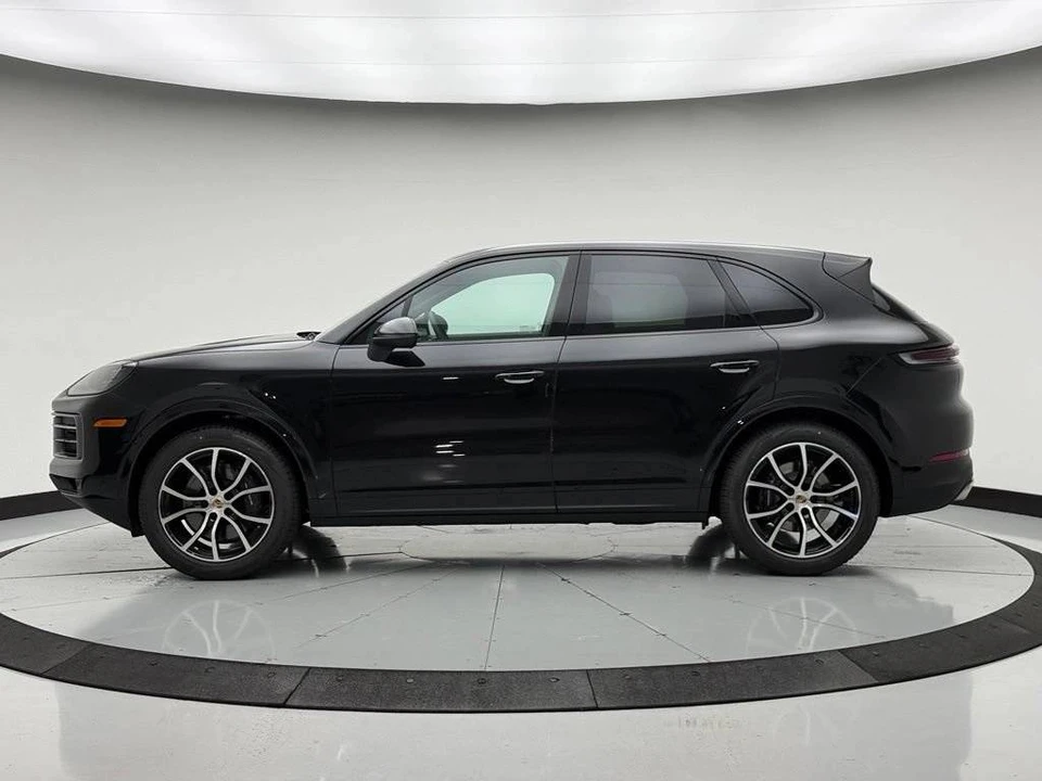 2026 Porsche 9Y0/9Y3 Cayenne - Image 2 of 5