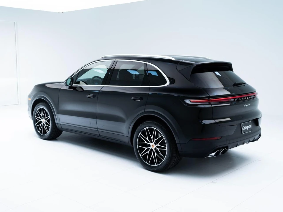 2026 Porsche 9Y0/9Y3 Cayenne - Image 3 of 31
