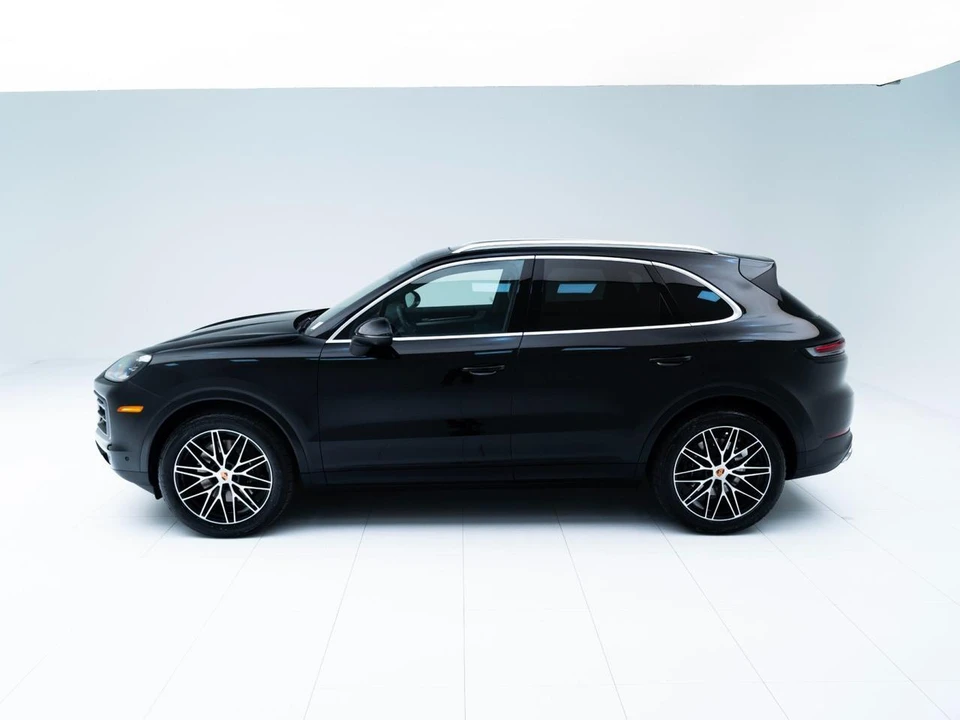 2026 Porsche 9Y0/9Y3 Cayenne - Image 2 of 31