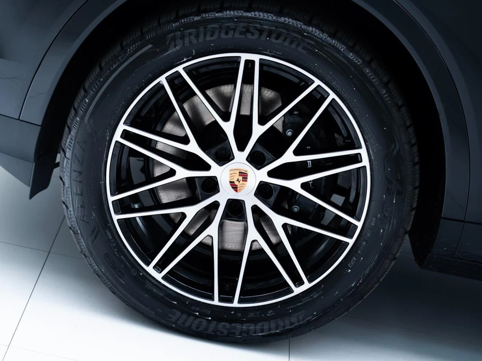 2026 Porsche 9Y0/9Y3 Cayenne - Image 12 of 31