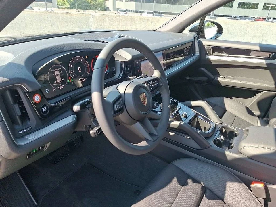 2026 Porsche 9Y0/9Y3 Cayenne - Image 4 of 4