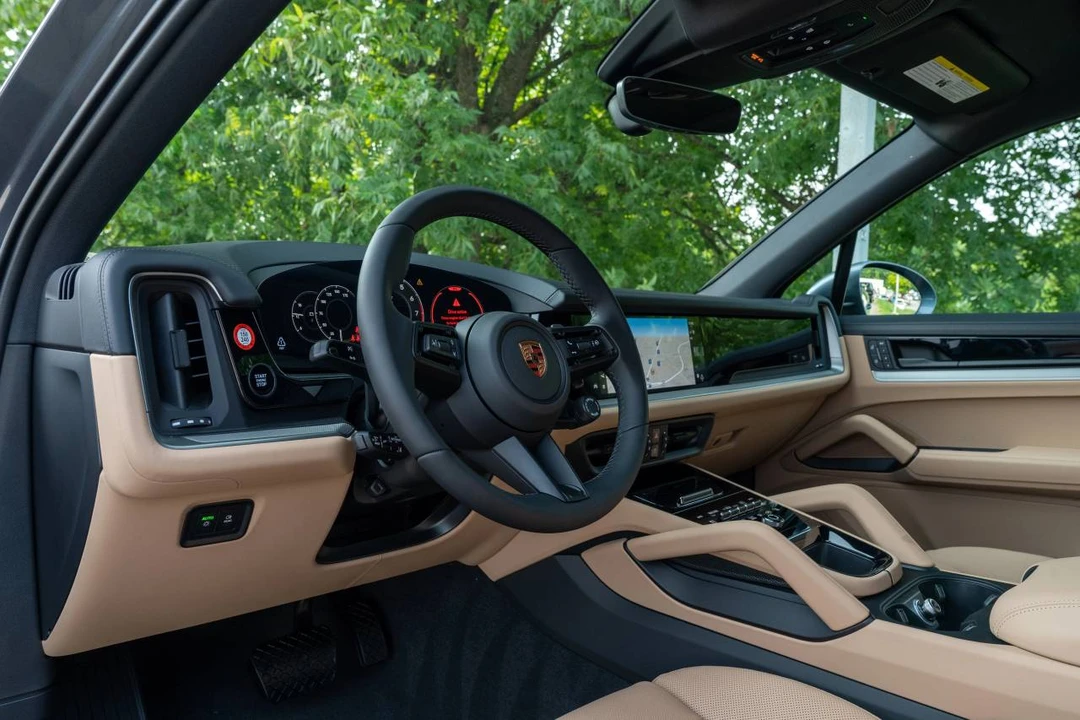 2026 Porsche 9Y0/9Y3 Cayenne - Image 4 of 5