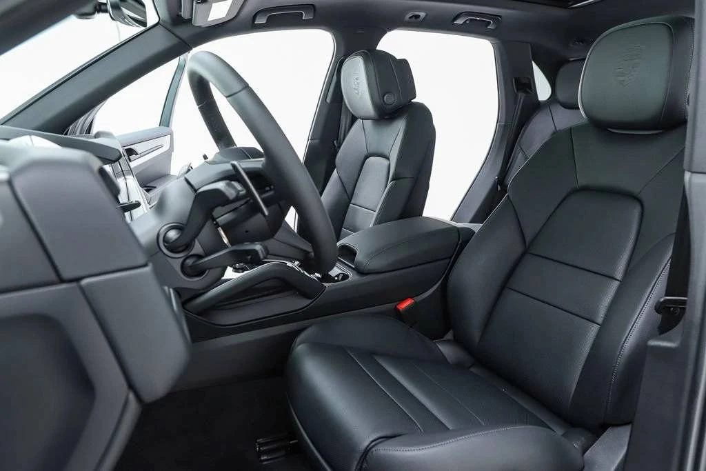 2026 Porsche 9Y0/9Y3 Cayenne - Image 5 of 5