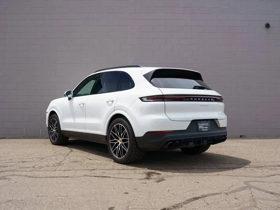 2026 Porsche 9Y0/9Y3 Cayenne - Image 3 of 5