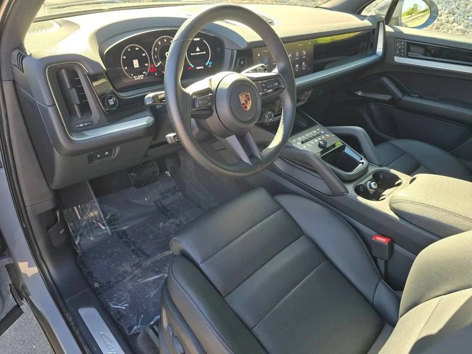 2026 Porsche 9Y0/9Y3 Cayenne - Image 4 of 4