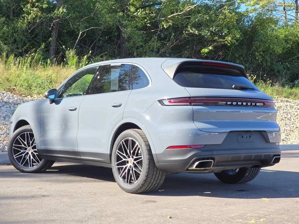 2026 Porsche 9Y0/9Y3 Cayenne - Image 3 of 4