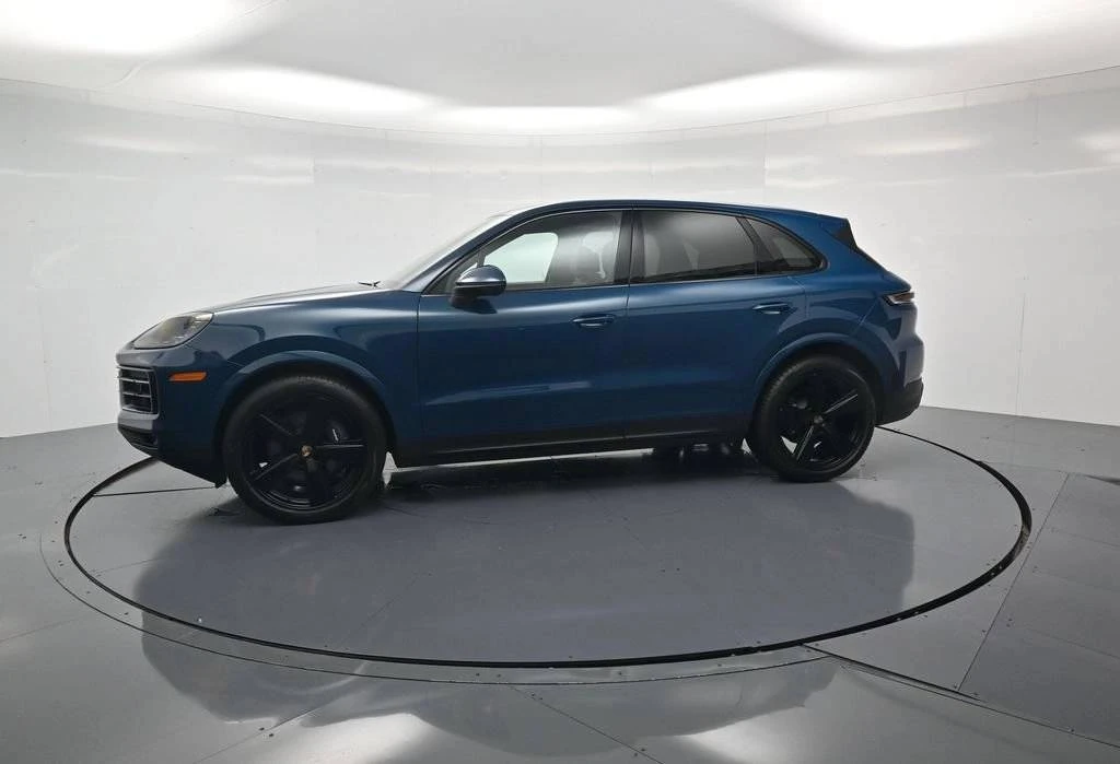 2026 Porsche 9Y0/9Y3 Cayenne - Image 2 of 5
