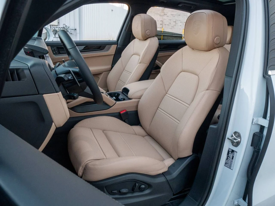 2026 Porsche 9Y0/9Y3 Cayenne - Image 5 of 5