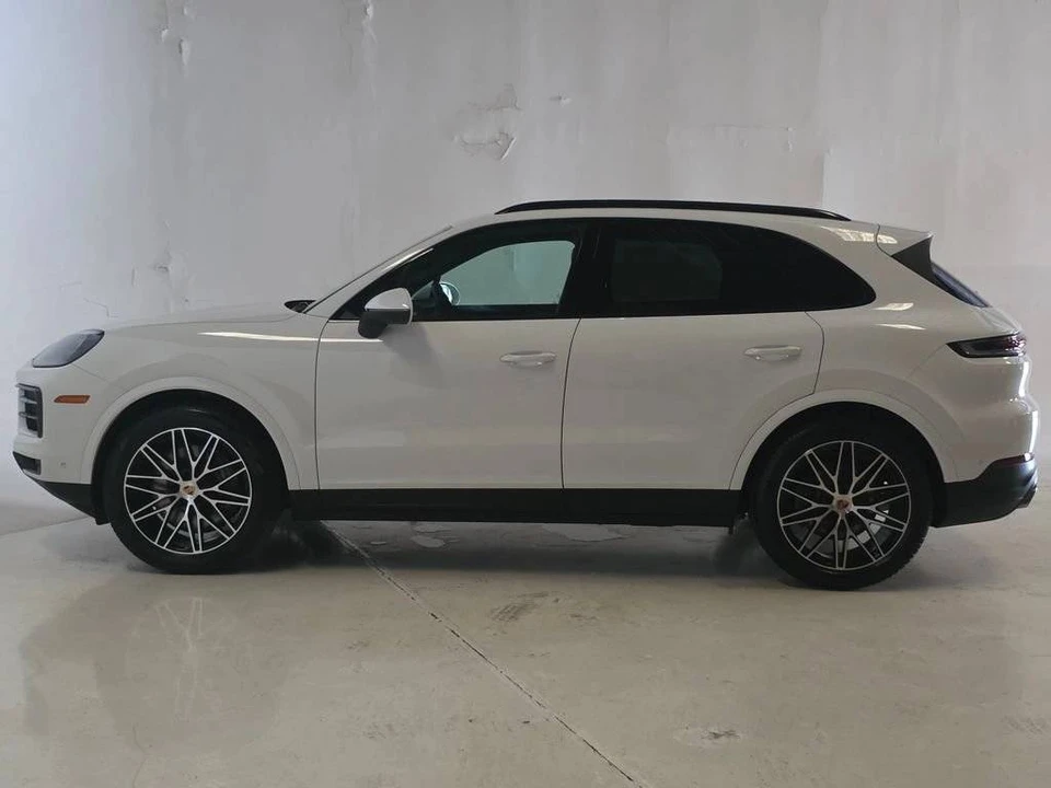 2026 Porsche 9Y0/9Y3 Cayenne - Image 2 of 4