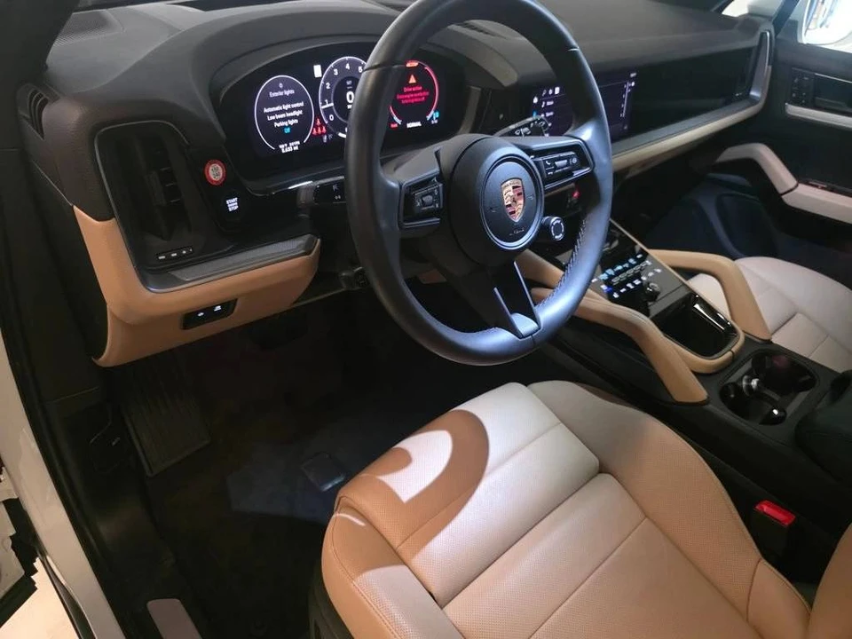 2026 Porsche 9Y0/9Y3 Cayenne - Image 4 of 4