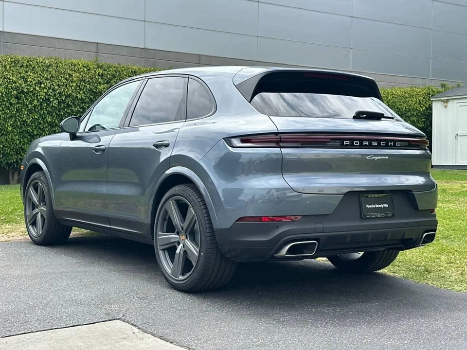 2026 Porsche 9Y0/9Y3 Cayenne - Image 3 of 5