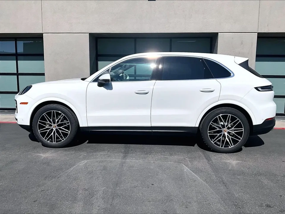 2026 Porsche 9Y0/9Y3 Cayenne - Image 16 of 31