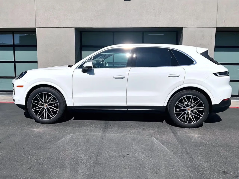 2026 Porsche 9Y0/9Y3 Cayenne - Image 12 of 31