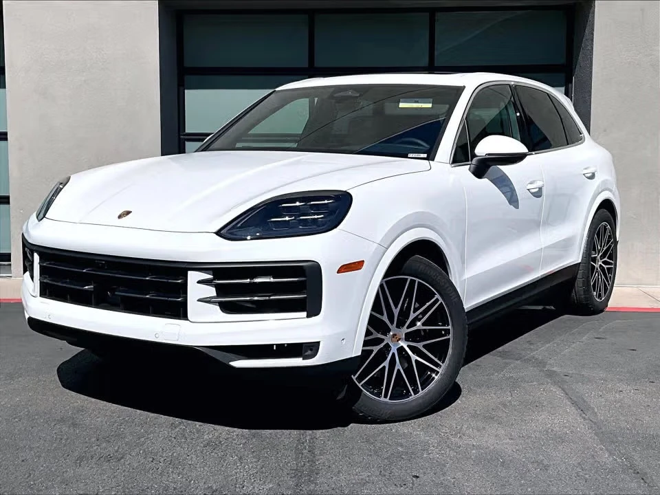 2026 Porsche 9Y0/9Y3 Cayenne - Image 3 of 31