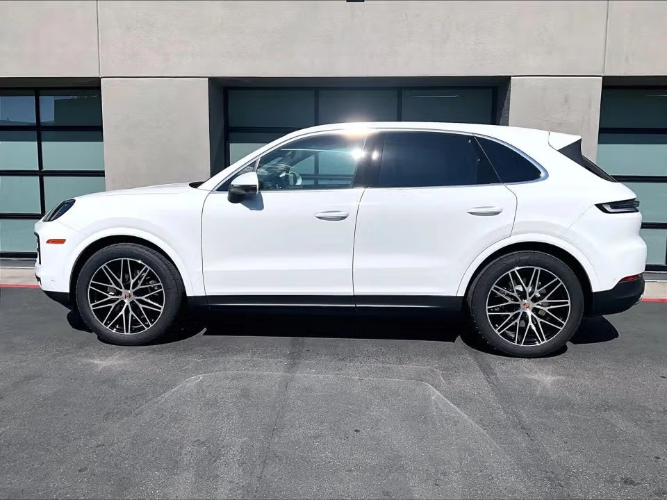2026 Porsche 9Y0/9Y3 Cayenne - Image 11 of 31