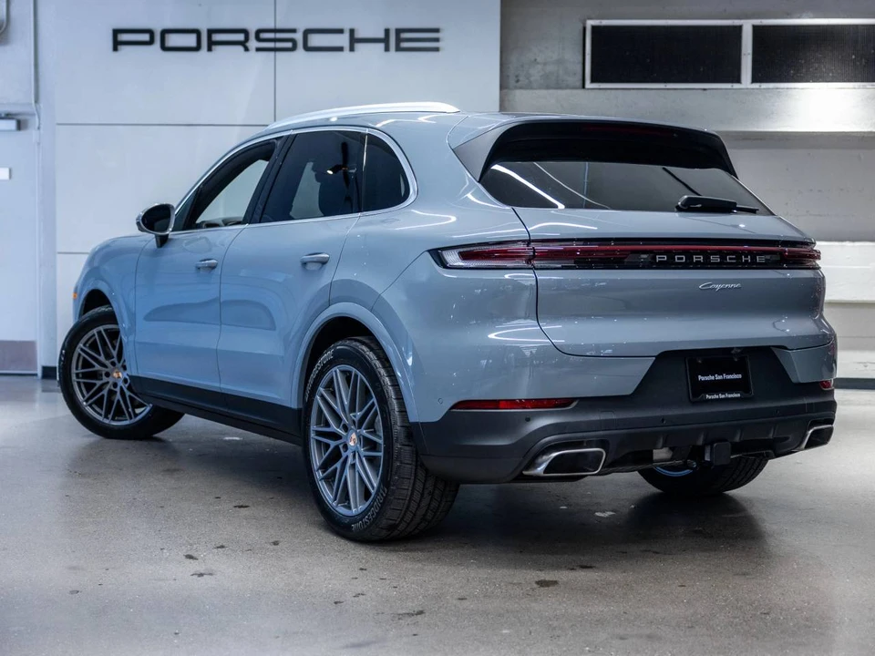 2026 Porsche 9Y0/9Y3 Cayenne - Image 3 of 5