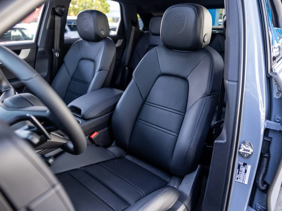 2026 Porsche 9Y0/9Y3 Cayenne - Image 5 of 5